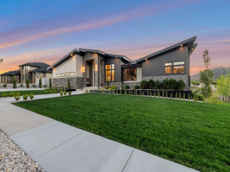 Utah Valley Parade of Homes 2024 - Adagio photo 2
