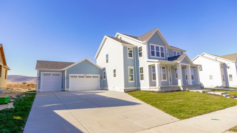 Beacon Pointe - Princeton Colonial photo 2