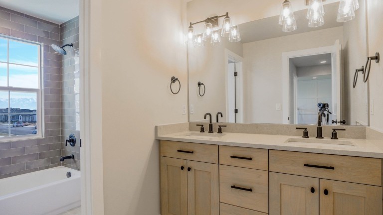 Beacon Pointe - Princeton Colonial photo 25