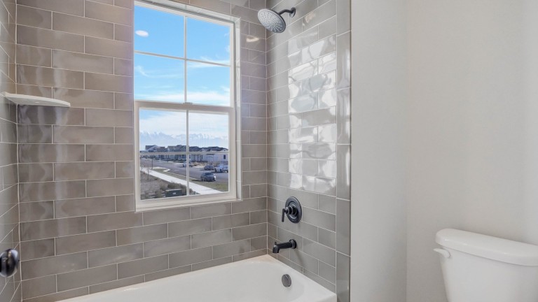 Beacon Pointe - Princeton Colonial photo 26