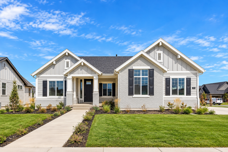 Beacon Pointe - Michigan Craftsman photo 1