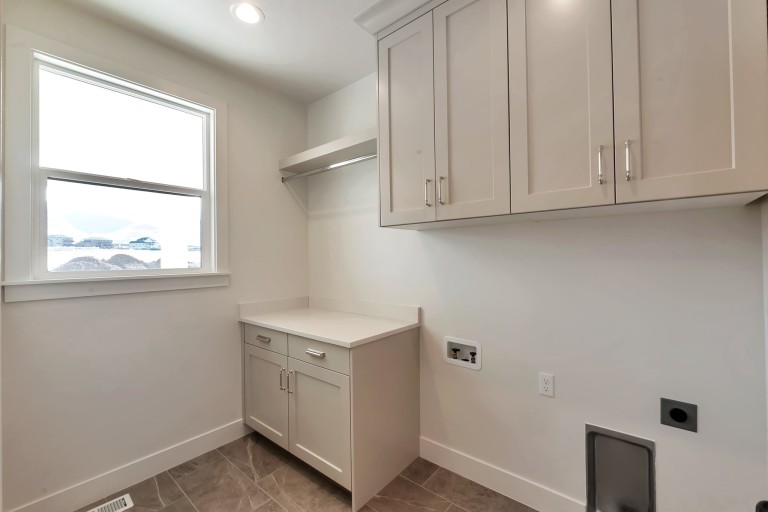 Beacon Pointe - Harrison Euro photo 18