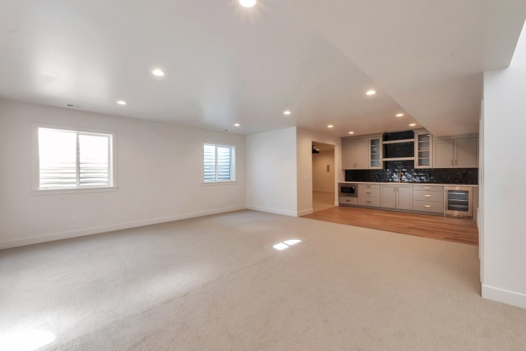 Beacon Pointe - Harrison Euro photo 28