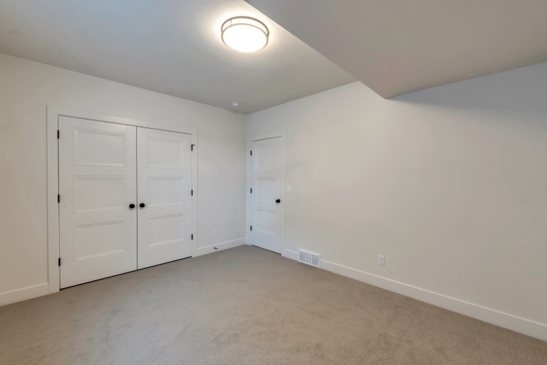 Beacon Pointe - Harrison Euro photo 35