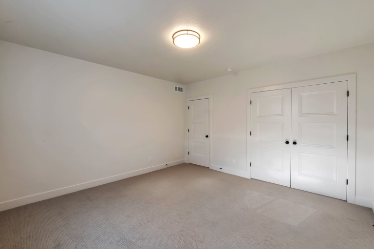 Beacon Pointe - Harrison Euro photo 37