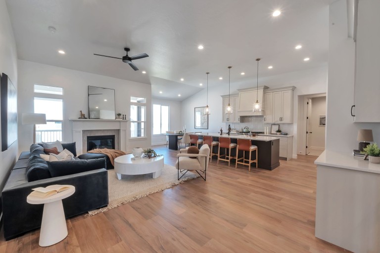 Beacon Pointe - Michigan Craftsman photo 4