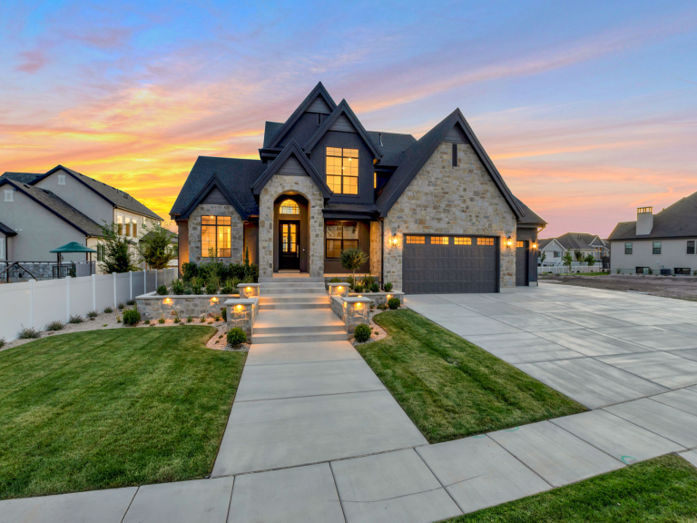 39 N Hayfield Cir, Kaysville, UT